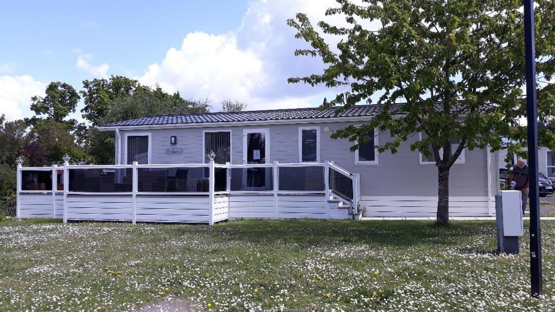 Luxury 6 Berth Lodge At Quince 10 Ferndown Extérieur photo